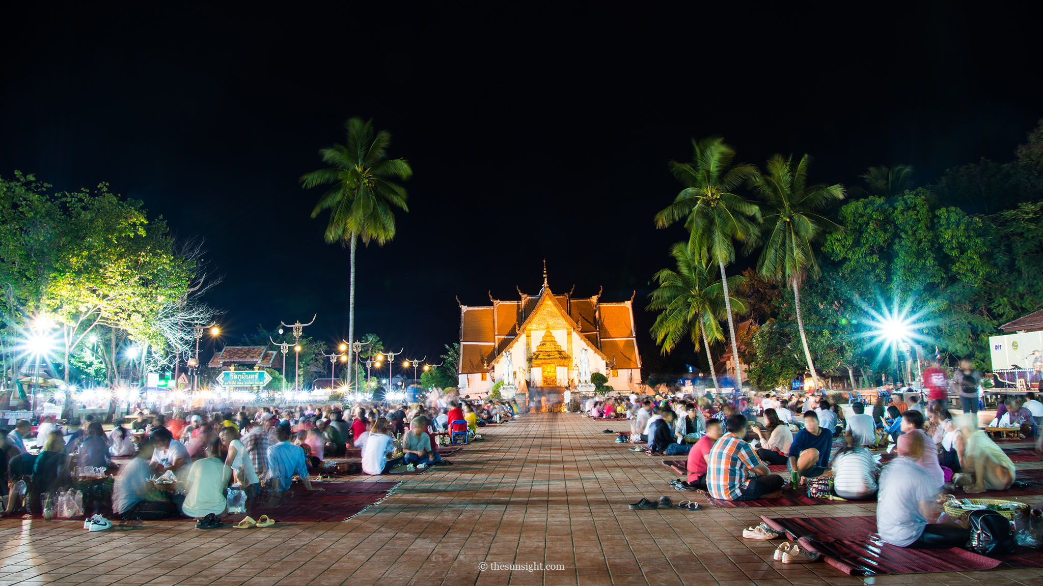 วัดภูมินทร์ น่าน ถนนคนเดินกลางคืน